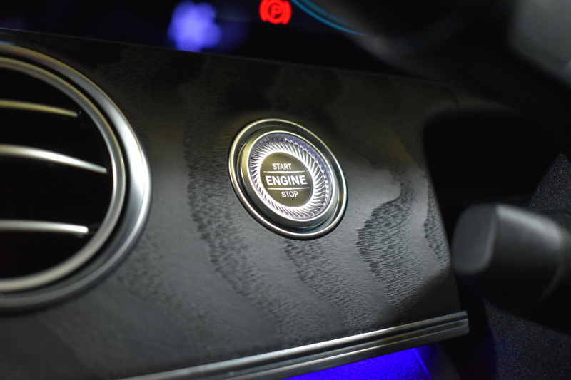 メルセデスベンツ Eクラス E200 ｽﾎﾟｰﾂ BSG搭載 ｴｸｽｸﾙｰｼﾌﾞP AMGﾗｲﾝｲﾝﾃﾘｱP ﾚｰﾀﾞｰｾｰﾌﾃｨP 後期型 革 ﾌﾞﾙﾒｽﾀｰ HUD ｴｱﾊﾞﾗﾝｽP ﾊﾟﾜｰﾄﾗﾝｸ AMGｴｱﾛ19AW MBUXARﾅﾋﾞTV 360ｶﾒﾗ ﾜｲﾔﾚｽﾁｬｰｼﾞ ﾃﾞｨｽﾄﾛ ﾌﾞﾗｲﾝﾄﾞS ﾚｰﾝｷｰﾌﾟ 2年保証