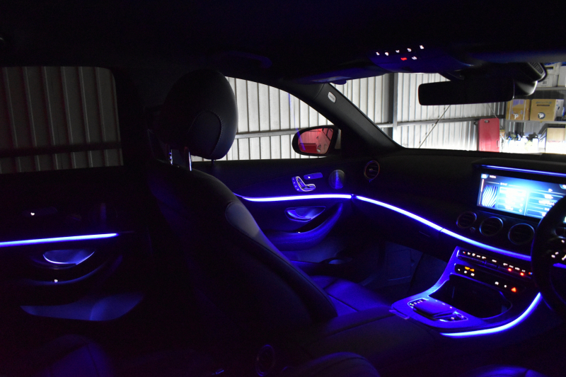 メルセデスベンツ Eクラス E200 ｽﾎﾟｰﾂ BSG搭載 ｴｸｽｸﾙｰｼﾌﾞP AMGﾗｲﾝｲﾝﾃﾘｱP ﾚｰﾀﾞｰｾｰﾌﾃｨP 後期型 革 ﾌﾞﾙﾒｽﾀｰ HUD ｴｱﾊﾞﾗﾝｽP ﾊﾟﾜｰﾄﾗﾝｸ AMGｴｱﾛ19AW MBUXARﾅﾋﾞTV 360ｶﾒﾗ ﾜｲﾔﾚｽﾁｬｰｼﾞ ﾃﾞｨｽﾄﾛ ﾌﾞﾗｲﾝﾄﾞS ﾚｰﾝｷｰﾌﾟ 2年保証