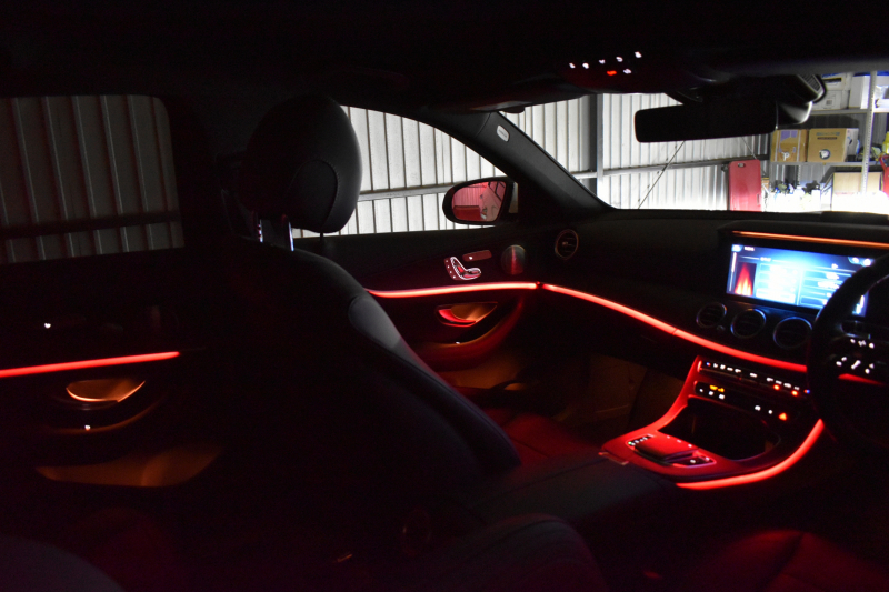 メルセデスベンツ Eクラス E200 ｽﾎﾟｰﾂ BSG搭載 ｴｸｽｸﾙｰｼﾌﾞP AMGﾗｲﾝｲﾝﾃﾘｱP ﾚｰﾀﾞｰｾｰﾌﾃｨP 後期型 革 ﾌﾞﾙﾒｽﾀｰ HUD ｴｱﾊﾞﾗﾝｽP ﾊﾟﾜｰﾄﾗﾝｸ AMGｴｱﾛ19AW MBUXARﾅﾋﾞTV 360ｶﾒﾗ ﾜｲﾔﾚｽﾁｬｰｼﾞ ﾃﾞｨｽﾄﾛ ﾌﾞﾗｲﾝﾄﾞS ﾚｰﾝｷｰﾌﾟ 2年保証