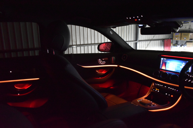 メルセデスベンツ Eクラス E200 ｽﾎﾟｰﾂ BSG搭載 ｴｸｽｸﾙｰｼﾌﾞP AMGﾗｲﾝｲﾝﾃﾘｱP ﾚｰﾀﾞｰｾｰﾌﾃｨP 後期型 1ｵｰﾅｰ 革 ﾌﾞﾙﾒｽﾀｰ HUD ｴｱﾊﾞﾗﾝｽP ﾊﾟﾜｰﾄﾗﾝｸ AMGｴｱﾛ19AW MBUXARﾅﾋﾞTV 360ｶﾒﾗ ﾜｲﾔﾚｽﾁｬｰｼﾞ ﾃﾞｨｽﾄﾛ ﾌﾞﾗｲﾝﾄﾞS ﾚｰﾝｷｰﾌﾟ 2年保証