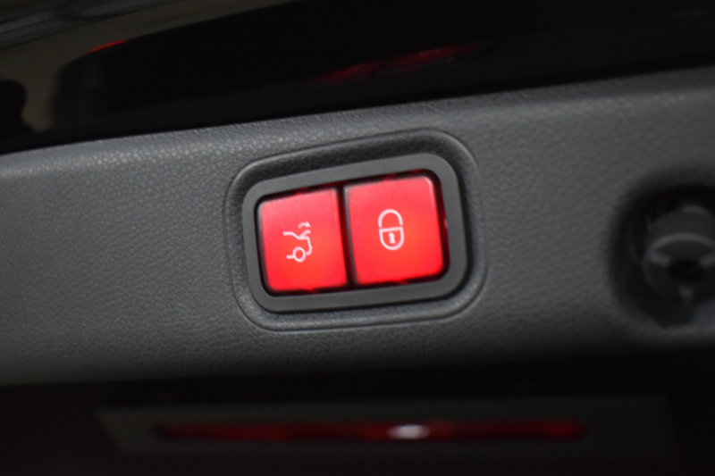 メルセデスベンツ Eクラス E200 ｽﾎﾟｰﾂ BSG搭載 ｴｸｽｸﾙｰｼﾌﾞP AMGﾗｲﾝｲﾝﾃﾘｱP ﾚｰﾀﾞｰｾｰﾌﾃｨP 後期型 1ｵｰﾅｰ 革 ﾌﾞﾙﾒｽﾀｰ HUD ｴｱﾊﾞﾗﾝｽP ﾊﾟﾜｰﾄﾗﾝｸ AMGｴｱﾛ19AW MBUXARﾅﾋﾞTV 360ｶﾒﾗ ﾜｲﾔﾚｽﾁｬｰｼﾞ ﾃﾞｨｽﾄﾛ ﾌﾞﾗｲﾝﾄﾞS ﾚｰﾝｷｰﾌﾟ 2年保証