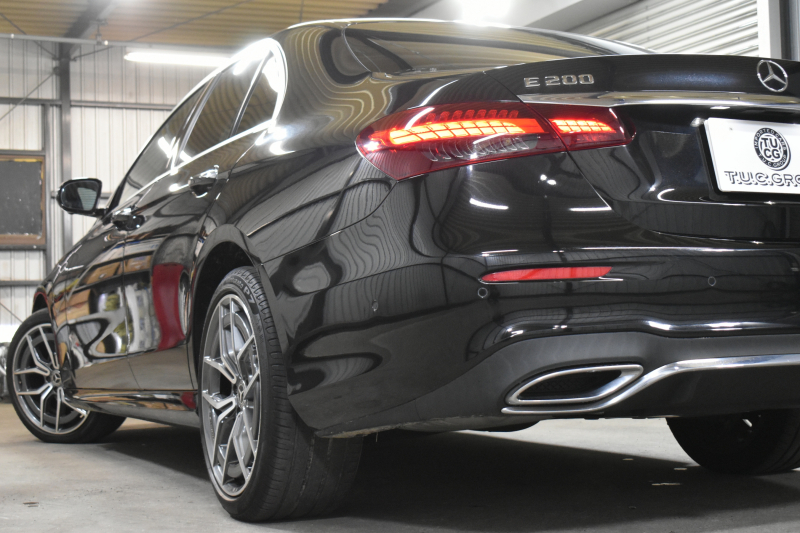 メルセデスベンツ Eクラス E200 ｽﾎﾟｰﾂ BSG搭載 ｴｸｽｸﾙｰｼﾌﾞP AMGﾗｲﾝｲﾝﾃﾘｱP ﾚｰﾀﾞｰｾｰﾌﾃｨP 後期型 1ｵｰﾅｰ 革 ﾌﾞﾙﾒｽﾀｰ HUD ｴｱﾊﾞﾗﾝｽP ﾊﾟﾜｰﾄﾗﾝｸ AMGｴｱﾛ19AW MBUXARﾅﾋﾞTV 360ｶﾒﾗ ﾜｲﾔﾚｽﾁｬｰｼﾞ ﾃﾞｨｽﾄﾛ ﾌﾞﾗｲﾝﾄﾞS ﾚｰﾝｷｰﾌﾟ 2年保証