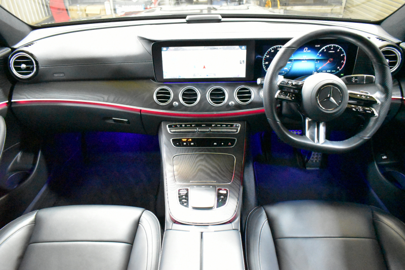 メルセデスベンツ Eクラス E200 ｽﾎﾟｰﾂ BSG搭載 ｴｸｽｸﾙｰｼﾌﾞP AMGﾗｲﾝｲﾝﾃﾘｱP ﾚｰﾀﾞｰｾｰﾌﾃｨP 後期型 1ｵｰﾅｰ 革 ﾌﾞﾙﾒｽﾀｰ HUD ｴｱﾊﾞﾗﾝｽP ﾊﾟﾜｰﾄﾗﾝｸ AMGｴｱﾛ19AW MBUXARﾅﾋﾞTV 360ｶﾒﾗ ﾜｲﾔﾚｽﾁｬｰｼﾞ ﾃﾞｨｽﾄﾛ ﾌﾞﾗｲﾝﾄﾞS ﾚｰﾝｷｰﾌﾟ 2年保証