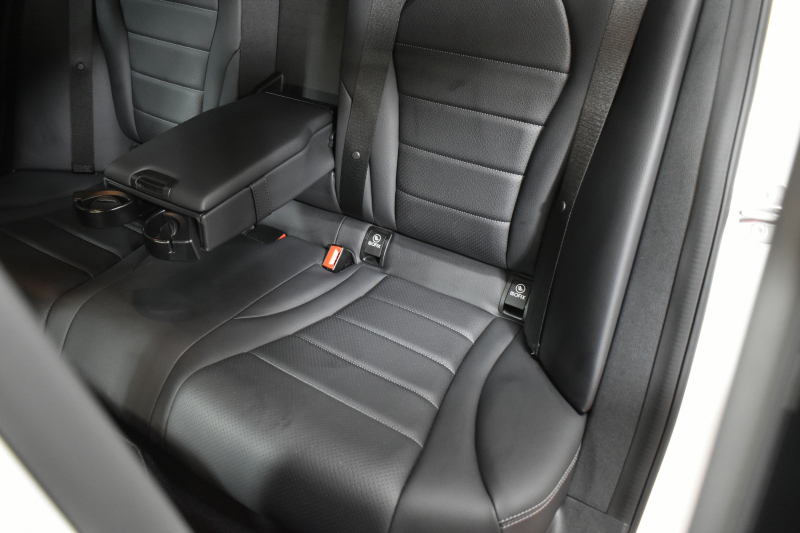 メルセデスベンツ Cクラス C220d ﾛｰﾚｳｽED ﾚｰﾀﾞｰｾｰﾌﾃｨP AMGﾗｲﾝ ﾍﾞｰｼｯｸP 特別仕様車 1ｵｰﾅｰ 革 AMGｴｱﾛ18AW ｴｱｻｽ ﾃﾞｨｽﾄﾛﾆｯｸ ﾌﾞﾗｲﾝﾄﾞｽﾎﾟｯﾄ ﾚｰﾝｷｰﾌﾟ ﾊﾟｰｷﾝｸﾞﾊﾟｲﾛｯﾄ ﾊﾟｰｸﾄﾛﾆｯｸ ｷｰﾚｽｺﾞｰ ﾅﾋﾞTV Bｶﾒﾗ 2年保証