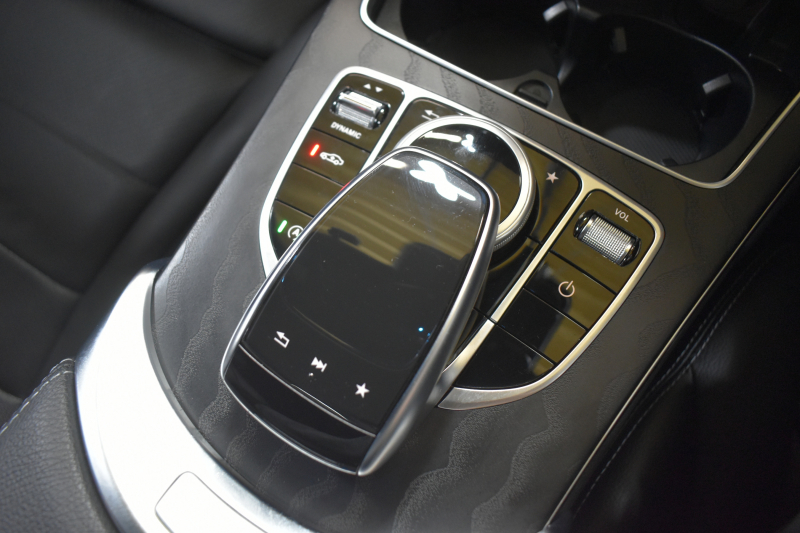 メルセデスベンツ Cクラス C220d ﾛｰﾚｳｽED ﾚｰﾀﾞｰｾｰﾌﾃｨP AMGﾗｲﾝ ﾍﾞｰｼｯｸP 特別仕様車 1ｵｰﾅｰ 革 AMGｴｱﾛ18AW ｴｱｻｽ ﾃﾞｨｽﾄﾛﾆｯｸ ﾌﾞﾗｲﾝﾄﾞｽﾎﾟｯﾄ ﾚｰﾝｷｰﾌﾟ ﾊﾟｰｷﾝｸﾞﾊﾟｲﾛｯﾄ ﾊﾟｰｸﾄﾛﾆｯｸ ｷｰﾚｽｺﾞｰ ﾅﾋﾞTV Bｶﾒﾗ 2年保証