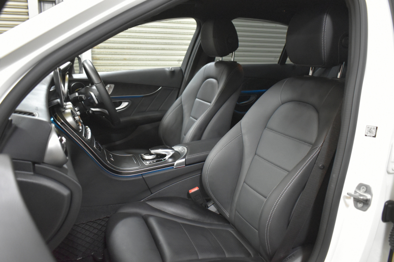 メルセデスベンツ Cクラス C220d ﾛｰﾚｳｽED ﾚｰﾀﾞｰｾｰﾌﾃｨP AMGﾗｲﾝ ﾍﾞｰｼｯｸP 特別仕様車 1ｵｰﾅｰ 革 AMGｴｱﾛ18AW ｴｱｻｽ ﾃﾞｨｽﾄﾛﾆｯｸ ﾌﾞﾗｲﾝﾄﾞｽﾎﾟｯﾄ ﾚｰﾝｷｰﾌﾟ ﾊﾟｰｷﾝｸﾞﾊﾟｲﾛｯﾄ ﾊﾟｰｸﾄﾛﾆｯｸ ｷｰﾚｽｺﾞｰ ﾅﾋﾞTV Bｶﾒﾗ 2年保証