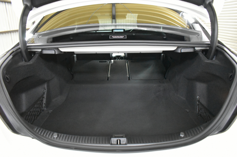 メルセデスベンツ Cクラス C220d ﾛｰﾚｳｽED ﾚｰﾀﾞｰｾｰﾌﾃｨP AMGﾗｲﾝ ﾍﾞｰｼｯｸP 特別仕様車 1ｵｰﾅｰ 革 AMGｴｱﾛ18AW ｴｱｻｽ ﾃﾞｨｽﾄﾛﾆｯｸ ﾌﾞﾗｲﾝﾄﾞｽﾎﾟｯﾄ ﾚｰﾝｷｰﾌﾟ ﾊﾟｰｷﾝｸﾞﾊﾟｲﾛｯﾄ ﾊﾟｰｸﾄﾛﾆｯｸ ｷｰﾚｽｺﾞｰ ﾅﾋﾞTV Bｶﾒﾗ 2年保証