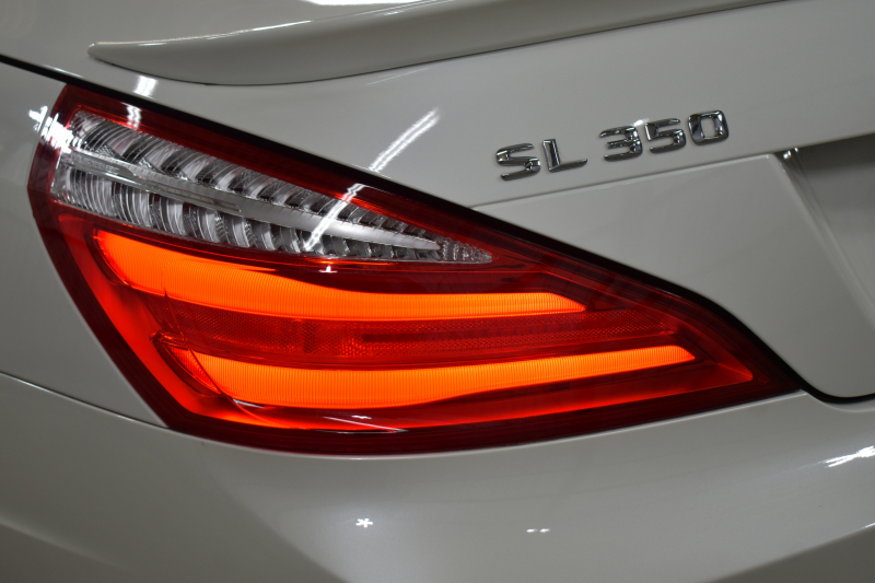 メルセデスベンツ SLクラス SL350 ﾚｰﾀﾞｰｾｰﾌﾃｨP ﾏｼﾞｯｸｽｶｲﾙｰﾌ ｴｱｽｶｰﾌ ﾋｰﾀｰ/ﾍﾞﾝﾁﾚｰﾀｰ黒革 ﾃﾞｨｽﾄﾛ ﾌﾞﾗｲﾝﾄﾞｽﾎﾟｯﾄ Lｷｰﾌﾟ AMGｴｱﾛ19AW ｷｰﾚｽGO PTS ﾌｯﾄﾄﾗﾝｸ 地ﾃﾞｼﾞﾅﾋﾞBｶﾒﾗ 2年保証