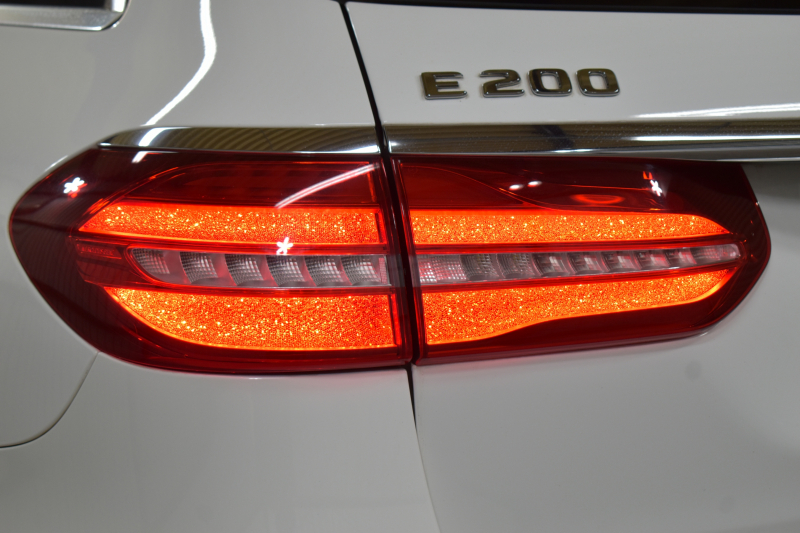 メルセデスベンツ Eクラス E200ﾜｺﾞﾝ AVG ｽﾎﾟｰﾂ 本革仕様 ﾚｰﾀﾞｰSP  9速AT 全席ﾋｰﾀｰ黒革 ﾃﾞｨｽﾄﾛ ﾌﾞﾗｲﾝﾄﾞｽﾎﾟｯﾄ Lｷｰﾌﾟ AMGｴｱﾛ19AW ｷｰﾚｽGO PTS ﾌｯﾄｹﾞｰﾄ ﾌﾞﾙﾒｽﾀｰS 地ﾃﾞｼﾞ360ｶﾒﾗ 2年保証