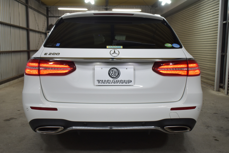 メルセデスベンツ Eクラス E200ﾜｺﾞﾝ AVG ｽﾎﾟｰﾂ 本革仕様 ﾚｰﾀﾞｰSP  9速AT 全席ﾋｰﾀｰ黒革 ﾃﾞｨｽﾄﾛ ﾌﾞﾗｲﾝﾄﾞｽﾎﾟｯﾄ Lｷｰﾌﾟ AMGｴｱﾛ19AW ｷｰﾚｽGO PTS ﾌｯﾄｹﾞｰﾄ ﾌﾞﾙﾒｽﾀｰS 地ﾃﾞｼﾞ360ｶﾒﾗ 2年保証