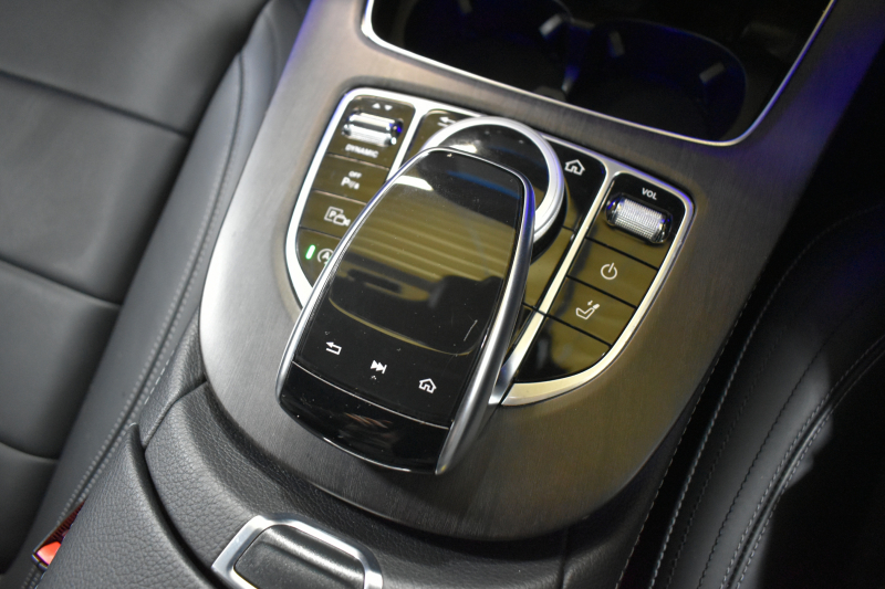 メルセデスベンツ Eクラス E200ﾜｺﾞﾝ AVG ｽﾎﾟｰﾂ 本革仕様 ﾚｰﾀﾞｰSP  9速AT 全席ﾋｰﾀｰ黒革 ﾃﾞｨｽﾄﾛ ﾌﾞﾗｲﾝﾄﾞｽﾎﾟｯﾄ Lｷｰﾌﾟ AMGｴｱﾛ19AW ｷｰﾚｽGO PTS ﾌｯﾄｹﾞｰﾄ ﾌﾞﾙﾒｽﾀｰS 地ﾃﾞｼﾞ360ｶﾒﾗ 2年保証