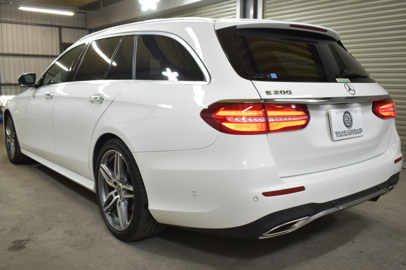 メルセデスベンツ Eクラス E200ﾜｺﾞﾝ AVG ｽﾎﾟｰﾂ 本革仕様 ﾚｰﾀﾞｰSP  9速AT 全席ﾋｰﾀｰ黒革 ﾃﾞｨｽﾄﾛ ﾌﾞﾗｲﾝﾄﾞｽﾎﾟｯﾄ Lｷｰﾌﾟ AMGｴｱﾛ19AW ｷｰﾚｽGO PTS ﾌｯﾄｹﾞｰﾄ ﾌﾞﾙﾒｽﾀｰS 地ﾃﾞｼﾞ360ｶﾒﾗ 2年保証