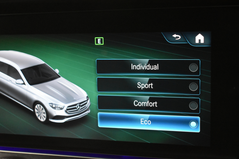 メルセデスベンツ Eクラス E220dﾜｺﾞﾝ ｽﾎﾟｰﾂ ｴｸｽｸﾙｰｼﾌﾞP AMGﾗｲﾝｲﾝﾃﾘｱP ﾚｰﾀﾞｰｾｰﾌﾃｨP 後期型 ﾊﾟﾉﾗﾏｻﾝﾙｰﾌ 革 ﾌﾞﾙﾒｽﾀｰ HUD ｴｱﾊﾞﾗﾝｽP AMGｴｱﾛ19AW MBUXARﾅﾋﾞTV 360ｶﾒﾗ ﾃﾞｨｽﾄﾛ ﾌﾞﾗｲﾝﾄﾞS ｵｰﾄﾃｰﾙｹﾞｰﾄ ｷｰﾚｽｺﾞｰ 2年保証