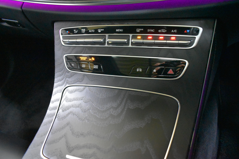 メルセデスベンツ Eクラス E220dﾜｺﾞﾝ ｽﾎﾟｰﾂ ｴｸｽｸﾙｰｼﾌﾞP AMGﾗｲﾝｲﾝﾃﾘｱP ﾚｰﾀﾞｰｾｰﾌﾃｨP 後期型 ﾊﾟﾉﾗﾏｻﾝﾙｰﾌ 革 ﾌﾞﾙﾒｽﾀｰ HUD ｴｱﾊﾞﾗﾝｽP AMGｴｱﾛ19AW MBUXARﾅﾋﾞTV 360ｶﾒﾗ ﾃﾞｨｽﾄﾛ ﾌﾞﾗｲﾝﾄﾞS ｵｰﾄﾃｰﾙｹﾞｰﾄ ｷｰﾚｽｺﾞｰ 2年保証