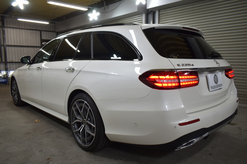 メルセデスベンツ Eクラス E220dﾜｺﾞﾝ ｽﾎﾟｰﾂ ｴｸｽｸﾙｰｼﾌﾞP AMGﾗｲﾝｲﾝﾃﾘｱP ﾚｰﾀﾞｰｾｰﾌﾃｨP 後期型 ﾊﾟﾉﾗﾏｻﾝﾙｰﾌ 革 ﾌﾞﾙﾒｽﾀｰ HUD ｴｱﾊﾞﾗﾝｽP AMGｴｱﾛ19AW MBUXARﾅﾋﾞTV 360ｶﾒﾗ ﾃﾞｨｽﾄﾛ ﾌﾞﾗｲﾝﾄﾞS ｵｰﾄﾃｰﾙｹﾞｰﾄ ｷｰﾚｽｺﾞｰ 2年保証