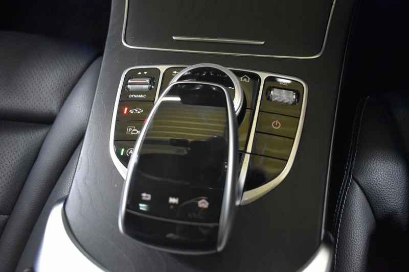 メルセデスベンツ Cクラス C200ﾜｺﾞﾝ AVG AMGﾗｲﾝ ﾊﾟﾉﾗﾏｻﾝﾙｰﾌ ﾚｰﾀﾞｰSP 後期型 ﾐｰｺﾈｸﾄ ﾃﾞｨｽﾄﾛ ﾚｰﾝﾁｪﾝｼﾞｱｼｽﾄ ﾌﾞﾗｲﾝﾄﾞS  ﾋｰﾀｰ黒革 AMGｴｱﾛ18AW ｷｰﾚｽGo PTS 電動Rｹﾞｰﾄ 地ﾃﾞｼﾞBｶﾒﾗ 2年保証