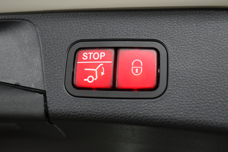 メルセデスベンツ Cクラス C200ﾜｺﾞﾝ AVG AMGﾗｲﾝ ﾊﾟﾉﾗﾏｻﾝﾙｰﾌ ﾚｰﾀﾞｰSP 後期型 ﾐｰｺﾈｸﾄ ﾃﾞｨｽﾄﾛ ﾚｰﾝﾁｪﾝｼﾞｱｼｽﾄ ﾌﾞﾗｲﾝﾄﾞS  ﾋｰﾀｰ黒革 AMGｴｱﾛ18AW ｷｰﾚｽGo PTS 電動Rｹﾞｰﾄ 地ﾃﾞｼﾞBｶﾒﾗ 2年保証