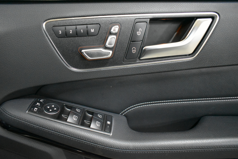 メルセデスベンツ Eクラス メルセデスベンツ Eクラス E250 AVG AMGｽﾎﾟｰﾂ ﾚｰﾀﾞｰｾｰﾌﾃｨP 後期 全席ﾋｰﾀｰ黒革 ﾃﾞｨｽﾄﾛ ﾌﾞﾗｲﾝﾄﾞｽﾎﾟｯﾄ Lｷｰﾌﾟ ｷｰﾚｽGo AMGｴｱﾛ18AW ﾊﾟｰｸﾄﾛ LEDﾍｯﾄﾞ 駐車支援 地ﾃﾞｼﾞﾅﾋﾞ ﾊﾞｯｸｶﾒﾗ 2年保証