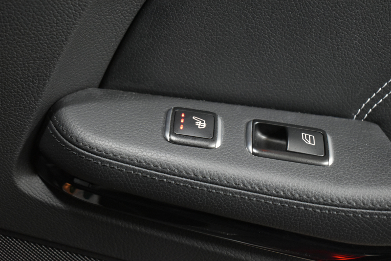 メルセデスベンツ Eクラス メルセデスベンツ Eクラス E250 AVG AMGｽﾎﾟｰﾂ ﾚｰﾀﾞｰｾｰﾌﾃｨP 後期 全席ﾋｰﾀｰ黒革 ﾃﾞｨｽﾄﾛ ﾌﾞﾗｲﾝﾄﾞｽﾎﾟｯﾄ Lｷｰﾌﾟ ｷｰﾚｽGo AMGｴｱﾛ18AW ﾊﾟｰｸﾄﾛ LEDﾍｯﾄﾞ 駐車支援 地ﾃﾞｼﾞﾅﾋﾞ ﾊﾞｯｸｶﾒﾗ 2年保証