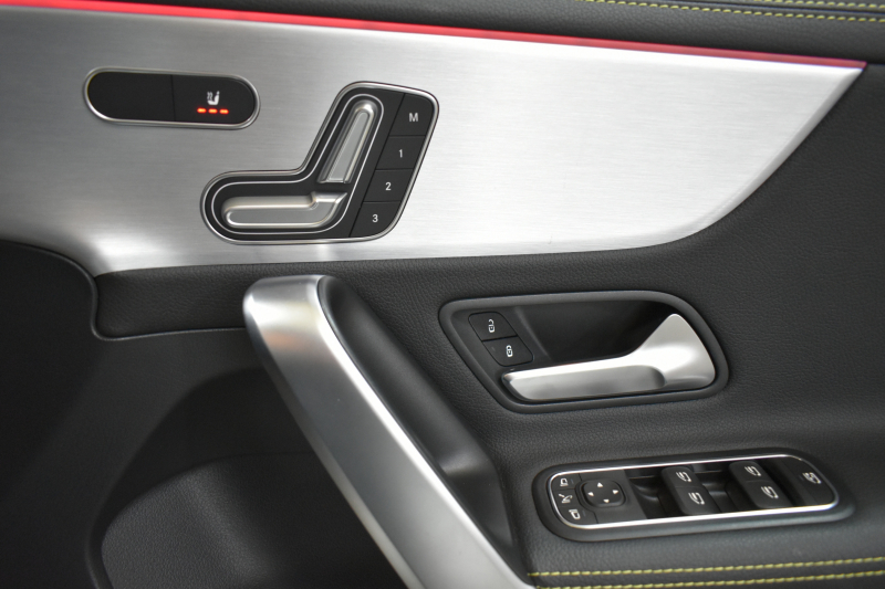 メルセデスベンツ Aクラス A180 Edition1 AMGﾗｲﾝ ﾅｲﾄP ｱﾄﾞﾊﾞﾝｽﾄﾞP ﾅﾋﾞｹﾞｰｼｮﾝP ﾚｰﾀﾞｰｾｰﾌﾃｨP 限定150台 専用ｸﾞﾘｰﾝｱｸｾﾝﾄ AMGｴｱﾛ19AW MBUXﾅﾋﾞTV 360ｶﾒﾗ HUD ｱﾄﾞﾊﾞﾝｽﾄﾞｻｳﾝﾄﾞ ﾜｲﾔﾚｽﾁｬｰｼﾞ ﾃﾞｨｽﾄﾛ ﾌﾞﾗｲﾝﾄﾞS 2年保証