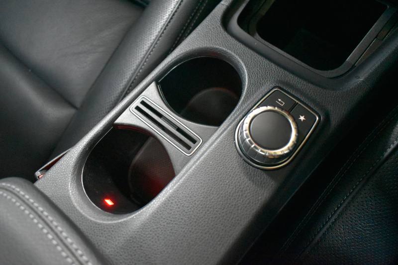 メルセデスベンツ GLA GLA220 4M ﾚｻﾞｰEXC ﾚｰﾀﾞｰSP  後期型 184馬力 4WD 1ｵｰﾅｰ ﾊﾟﾉﾗﾏｻﾝﾙｰﾌ ﾋｰﾀｰ黒革 ﾃﾞｨｽﾄﾛ Bｽﾎﾟｯﾄ 専用18AW&ﾊﾞﾝﾊﾟｰ 駐車支援 ｷｰGO ﾊｰﾏﾝK PTS ﾌｯﾄｹﾞｰﾄ 地ﾃﾞｼﾞBｶﾒﾗ 2年保証