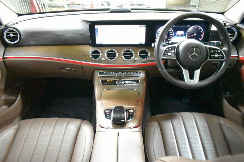 メルセデスベンツ Eクラス E450 4ﾏﾁｯｸ EXCLUSIVE ｴｸｽｸﾙｰｼﾌﾞPKG ﾚｰﾀﾞｰｾｰﾌﾃｨP 367馬力 V6 4WD ﾊﾟﾉﾗﾏｻﾝﾙｰﾌ ﾋｰﾀｰｸｰﾗｰ茶革 ﾃﾞｨｽﾄﾛ BSM Lﾁｪﾝｼﾞ 専用18AW ｷｰﾚｽGO PTS ﾌｯﾄﾄﾗﾝｸ ﾌﾞﾙﾒｽﾀｰS 地ﾃﾞｼﾞﾅﾋﾞ 360ｶﾒﾗ 2年保証