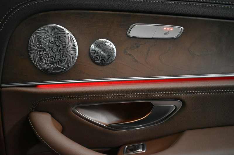 メルセデスベンツ Eクラス E450 4ﾏﾁｯｸ EXCLUSIVE ｴｸｽｸﾙｰｼﾌﾞPKG ﾚｰﾀﾞｰｾｰﾌﾃｨP 367馬力 V6 4WD ﾊﾟﾉﾗﾏｻﾝﾙｰﾌ ﾋｰﾀｰｸｰﾗｰ茶革 ﾃﾞｨｽﾄﾛ BSM Lﾁｪﾝｼﾞ 専用18AW ｷｰﾚｽGO PTS ﾌｯﾄﾄﾗﾝｸ ﾌﾞﾙﾒｽﾀｰS 地ﾃﾞｼﾞﾅﾋﾞ 360ｶﾒﾗ 2年保証