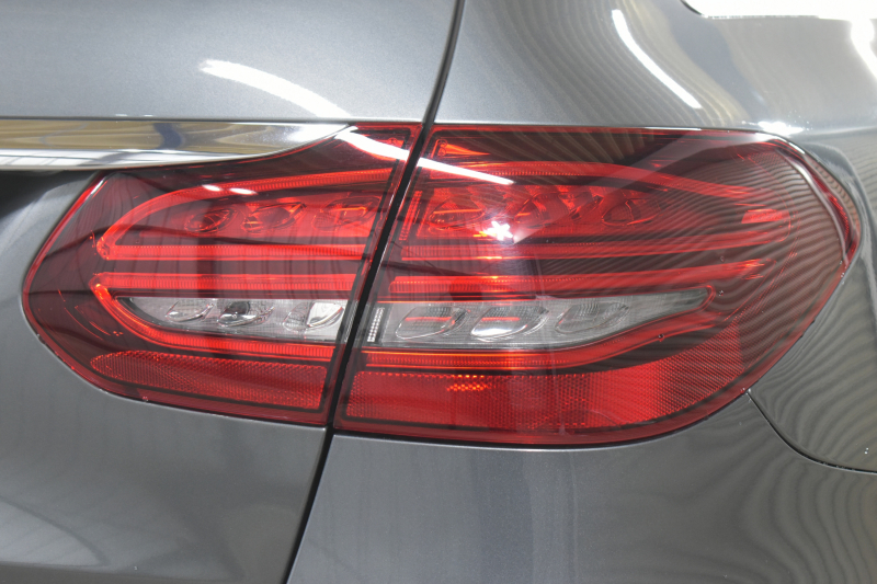 メルセデスベンツ Cクラス C200ﾜｺﾞﾝ ﾛｰﾚｳｽED ｽﾎﾟｰﾂﾌﾟﾗｽP ﾚｰﾀﾞｰｾｰﾌﾃｨP 後期 ﾊﾟﾉﾗﾏｻﾝﾙｰﾌ 革 ﾍｯﾄﾞｱｯﾌﾟD 液晶ﾒｰﾀｰ ﾌｯﾄｹﾞｰﾄ ﾜｲﾔﾚｽﾁｬｰｼﾞ ｴｱｻｽ AMGｴｱﾛ18AW ﾃﾞｨｽﾄﾛﾆｯｸ ﾌﾞﾗｲﾝﾄﾞｽﾎﾟｯﾄ ﾚｰﾝｷｰﾌﾟ ﾅﾋﾞTV ﾊﾞｯｸｶﾒﾗ ｷｰﾚｽｺﾞｰ 2年保証