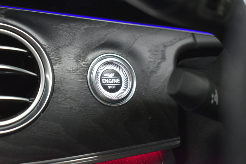 メルセデスベンツ Eクラス E200ﾜｺﾞﾝ AVG BSG搭載 AMGﾗｲﾝ ｴｸｽｸﾙｰｼﾌﾞP ﾚｰﾀﾞｰｾｰﾌﾃｨP 中期型 ﾊﾟﾉﾗﾏｻﾝﾙｰﾌ 革 AMGｴｱﾛ19AW ﾌﾞﾙﾒｽﾀｰS ﾍｯﾄﾞｱｯﾌﾟD ｴｱﾊﾞﾗﾝｽP ﾅﾋﾞTV 360ｶﾒﾗ ﾌｯﾄｹﾞｰﾄ ﾃﾞｨｽﾄﾛﾆｯｸ ﾌﾞﾗｲﾝﾄﾞS 2年保証