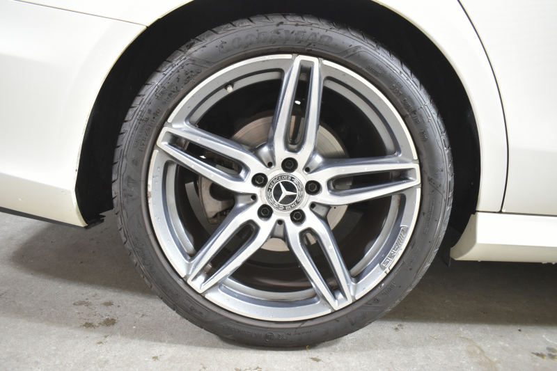 メルセデスベンツ Eクラス E200ﾜｺﾞﾝ AVG BSG搭載 AMGﾗｲﾝ ｴｸｽｸﾙｰｼﾌﾞP ﾚｰﾀﾞｰｾｰﾌﾃｨP 中期型 ﾊﾟﾉﾗﾏｻﾝﾙｰﾌ 革 AMGｴｱﾛ19AW ﾌﾞﾙﾒｽﾀｰS ﾍｯﾄﾞｱｯﾌﾟD ｴｱﾊﾞﾗﾝｽP ﾅﾋﾞTV 360ｶﾒﾗ ﾌｯﾄｹﾞｰﾄ ﾃﾞｨｽﾄﾛﾆｯｸ ﾌﾞﾗｲﾝﾄﾞS 2年保証