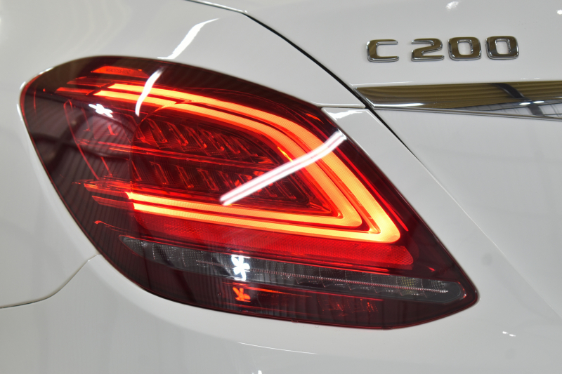 メルセデスベンツ Cクラス C200 ﾛｰﾚｳｽED ｽﾎﾟｰﾂﾌﾟﾗｽP ﾚｰﾀﾞｰｾｰﾌﾃｨP 後期 革 ﾍｯﾄﾞｱｯﾌﾟD 液晶ﾒｰﾀｰ ﾌｯﾄﾄﾗﾝｸ ﾜｲﾔﾚｽﾁｬｰｼﾞ ｴｱｻｽ AMGｴｱﾛ18AW ﾃﾞｨｽﾄﾛﾆｯｸ ﾌﾞﾗｲﾝﾄﾞｽﾎﾟｯﾄ ﾚｰﾝｷｰﾌﾟ ﾅﾋﾞTV ﾊﾞｯｸｶﾒﾗ ｷｰﾚｽｺﾞｰ 2年保証