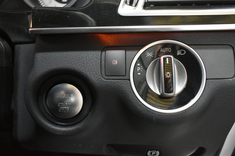 メルセデスベンツ Eクラス E250ﾜｺﾞﾝ AVG AMGｽﾎﾟｰﾂP ﾚｰﾀﾞｰｾｰﾌﾃｨP 後期 ﾊﾟﾉﾗﾏｻﾝﾙｰﾌ 革 AMGｴｱﾛ18AW ﾃﾞｨｽﾄﾛﾆｯｸ ﾌﾞﾗｲﾝﾄﾞｽﾎﾟｯﾄ ﾚｰﾝｷｰﾌﾟ ｱﾝﾋﾞｴﾝﾄﾗｲﾄ LEDﾍｯﾄﾞﾗｲﾄ ﾅﾋﾞTV ﾊﾞｯｸｶﾒﾗ ｷｰﾚｽｺﾞｰ ｵｰﾄﾃｰﾙｹﾞｰﾄ 2年保証