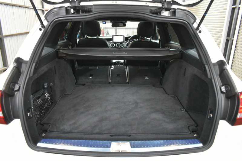 メルセデスベンツ Cクラス C180ﾜｺﾞﾝ ﾛｰﾚｳｽED ﾚｰﾀﾞｰｾｰﾌﾃｨP AMGﾗｲﾝ 特別仕様車 ﾊﾟﾉﾗﾏｻﾝﾙｰﾌ 革 AMGｴｱﾛ18AW ﾃﾞｨｽﾄﾛﾆｯｸ ﾌﾞﾗｲﾝﾄﾞｽﾎﾟｯﾄ ﾚｰﾝｷｰﾌﾟ ﾊﾟｰｷﾝｸﾞﾊﾟｲﾛｯﾄ ﾊﾟｰｸﾄﾛﾆｯｸ ｷｰﾚｽｺﾞｰ ﾅﾋﾞTV Bｶﾒﾗ ｵｰﾄﾃｰﾙｹﾞｰﾄ 2年保証