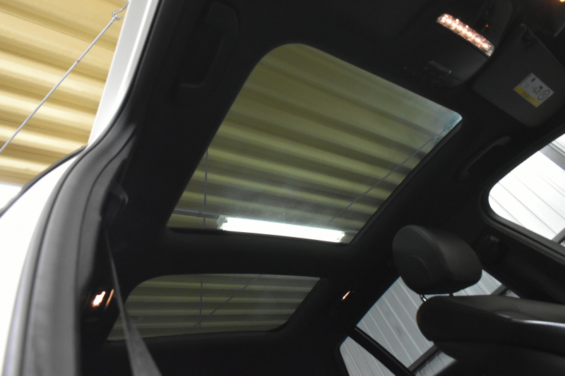 メルセデスベンツ Cクラス C180ﾜｺﾞﾝ ﾛｰﾚｳｽED ﾚｰﾀﾞｰｾｰﾌﾃｨP AMGﾗｲﾝ 特別仕様車 ﾊﾟﾉﾗﾏｻﾝﾙｰﾌ 革 AMGｴｱﾛ18AW ﾃﾞｨｽﾄﾛﾆｯｸ ﾌﾞﾗｲﾝﾄﾞｽﾎﾟｯﾄ ﾚｰﾝｷｰﾌﾟ ﾊﾟｰｷﾝｸﾞﾊﾟｲﾛｯﾄ ﾊﾟｰｸﾄﾛﾆｯｸ ｷｰﾚｽｺﾞｰ ﾅﾋﾞTV Bｶﾒﾗ ｵｰﾄﾃｰﾙｹﾞｰﾄ 2年保証