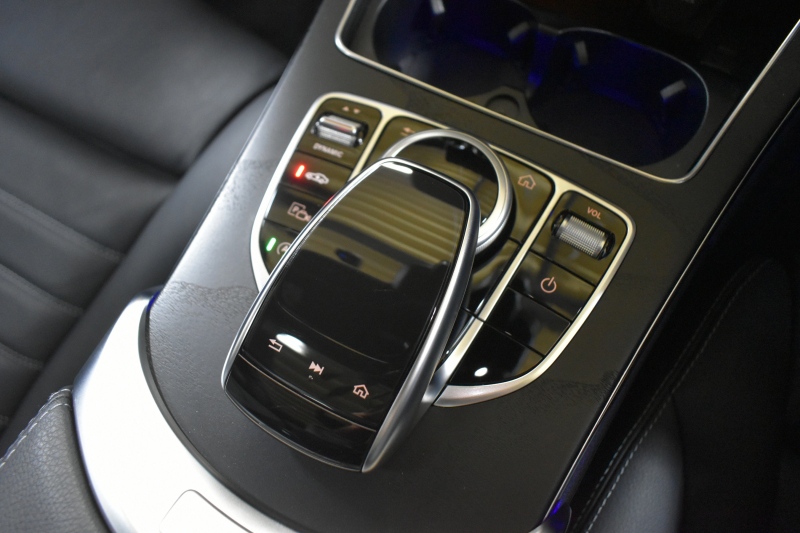 メルセデスベンツ Cクラス C200 AVG AMGﾗｲﾝ ﾚｻﾞｰｴｸｽｸﾙｰｼﾌﾞP ﾚｰﾀﾞｰｾｰﾌﾃｨP 後期 ﾊﾟﾉﾗﾏｻﾝﾙｰﾌ 革 ﾌﾞﾙﾒｽﾀｰS HUD ｴｱﾊﾞﾗﾝｽP 液晶ﾒｰﾀｰ ﾌｯﾄﾄﾗﾝｸ AMGｴｱﾛ18AW ﾃﾞｨｽﾄﾛ ﾌﾞﾗｲﾝﾄﾞS ﾚｰﾝｷｰﾌﾟ ﾅﾋﾞTV Bｶﾒﾗ ｷｰﾚｽｺﾞｰ 2年保証