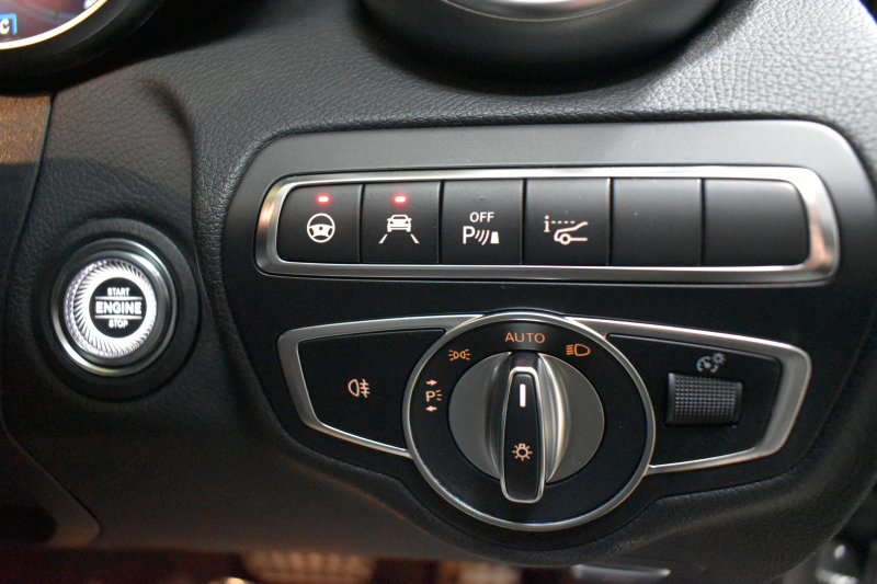 メルセデスベンツ Cクラス C200 AVG AMGﾗｲﾝ ﾚｻﾞｰｴｸｽｸﾙｰｼﾌﾞP ﾚｰﾀﾞｰｾｰﾌﾃｨP 後期 ﾊﾟﾉﾗﾏｻﾝﾙｰﾌ 革 ﾌﾞﾙﾒｽﾀｰS HUD ｴｱﾊﾞﾗﾝｽP 液晶ﾒｰﾀｰ ﾌｯﾄﾄﾗﾝｸ AMGｴｱﾛ18AW ﾃﾞｨｽﾄﾛ ﾌﾞﾗｲﾝﾄﾞS ﾚｰﾝｷｰﾌﾟ ﾅﾋﾞTV Bｶﾒﾗ ｷｰﾚｽｺﾞｰ 2年保証