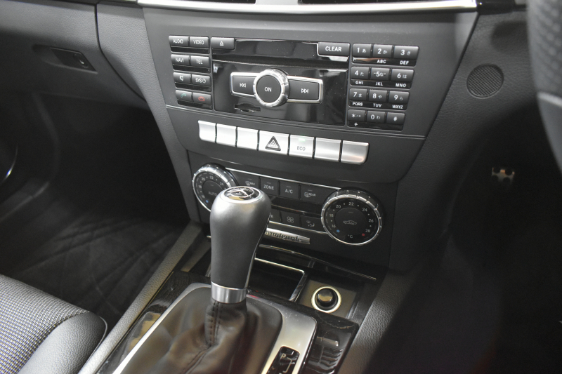 メルセデスベンツ Cクラス C200 ﾌﾞﾙｰｴﾌｨｼｪﾝｼｰ ｱﾊﾞﾝｷﾞｬﾙﾄﾞ ﾚｰﾀﾞｰｾｰﾌﾃｨP AMGｽﾀｲﾘﾝｸﾞP ｱﾄﾞﾊﾞﾝｽﾄﾗｲﾄP 後期 AMGｴｱﾛ17AW  ﾃﾞｨｽﾄﾛﾆｯｸ ﾌﾞﾗｲﾝﾄﾞｽﾎﾟｯﾄ ﾚｰﾝｷｰﾌﾟ ﾅﾋﾞTV ﾊﾞｯｸｶﾒﾗ 2年保証