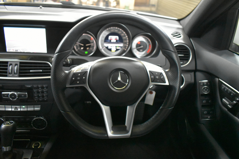 メルセデスベンツ Cクラス C200 ﾌﾞﾙｰｴﾌｨｼｪﾝｼｰ ｱﾊﾞﾝｷﾞｬﾙﾄﾞ ﾚｰﾀﾞｰｾｰﾌﾃｨP AMGｽﾀｲﾘﾝｸﾞP ｱﾄﾞﾊﾞﾝｽﾄﾗｲﾄP 後期 AMGｴｱﾛ17AW  ﾃﾞｨｽﾄﾛﾆｯｸ ﾌﾞﾗｲﾝﾄﾞｽﾎﾟｯﾄ ﾚｰﾝｷｰﾌﾟ ﾅﾋﾞTV ﾊﾞｯｸｶﾒﾗ 2年保証