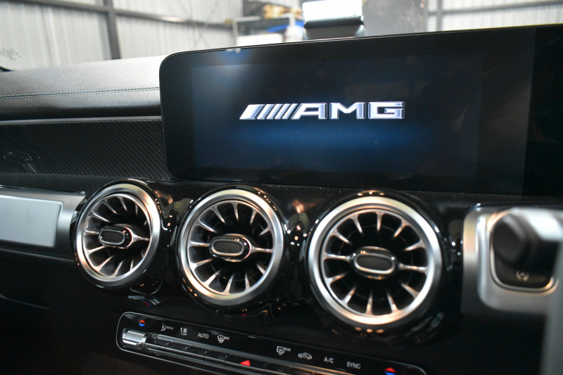 AMG GLB MercedesAMG GLB35 4ﾏﾁｯｸ AMGｱﾄﾞﾊﾞﾝｽﾄﾞ＆ﾊﾟﾌｫｰﾏﾝｽP ﾚｰﾀﾞｰｾｰﾌﾃｨP  ﾊﾟﾉﾗﾏｻﾝﾙｰﾌ ﾋｰﾀｰ灰/黒革 対話式ﾅﾋﾞ ﾃﾞｨｽﾄﾛﾆｯｸ ﾌﾞﾗｲﾝﾄﾞｽﾎﾟｯﾄ ﾚｰﾝｷｰﾌﾟ AMGｴｱﾛ19AW ｷｰﾚｽGO PTS ﾍｯﾄﾞｱｯﾌﾟD  地ﾃﾞｼﾞﾅﾋﾞ 360ｶﾒﾗ