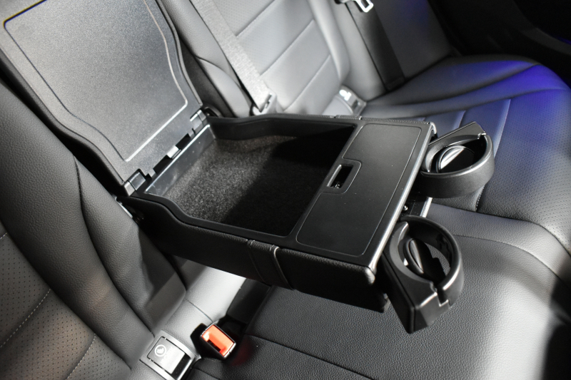 メルセデスベンツ Cクラス C200ﾜｺﾞﾝ AVG AMGﾗｲﾝ ﾚｰﾀﾞｰｾｰﾌﾃｨP 後期 AMGｴｱﾛ18AW ｴｱｻｽ 革 ﾃﾞｨｽﾄﾛﾆｯｸ ﾌﾞﾗｲﾝﾄﾞｽﾎﾟｯﾄ ﾚｰﾝｷｰﾌﾟ ﾅﾋﾞTV ﾊﾞｯｸｶﾒﾗ ｵｰﾄﾃｰﾙｹﾞｰﾄ ｷｰﾚｽｺﾞｰ 2年保証