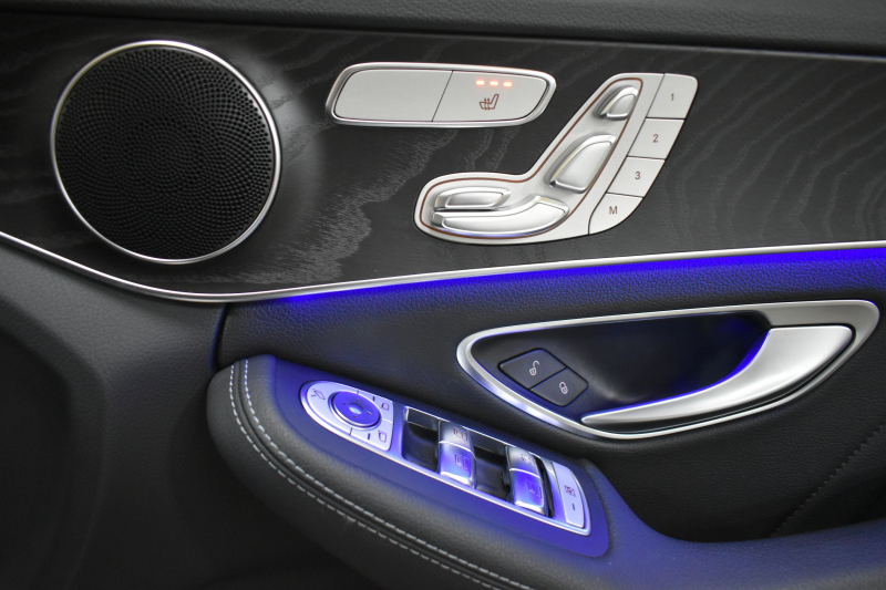 メルセデスベンツ Cクラス C200ﾜｺﾞﾝ AVG AMGﾗｲﾝ ﾚｰﾀﾞｰｾｰﾌﾃｨP 後期 AMGｴｱﾛ18AW ｴｱｻｽ 革 ﾃﾞｨｽﾄﾛﾆｯｸ ﾌﾞﾗｲﾝﾄﾞｽﾎﾟｯﾄ ﾚｰﾝｷｰﾌﾟ ﾅﾋﾞTV ﾊﾞｯｸｶﾒﾗ ｵｰﾄﾃｰﾙｹﾞｰﾄ ｷｰﾚｽｺﾞｰ 2年保証