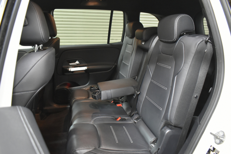 メルセデスベンツ GLB GLB250 4ﾏﾁｯｸ ｽﾎﾟｰﾂ AMGﾗｲﾝ ﾅﾋﾞｹﾞｰｼｮﾝP ﾅｲﾄP ﾚｰﾀﾞｰｾｰﾌﾃｨP 革 AMGｴｱﾛ20AW MBUXﾅﾋﾞTV 360ｶﾒﾗ ﾜｲﾔﾚｽﾁｬｰｼﾞ ﾌｯﾄｹﾞｰﾄ ﾃﾞｨｽﾄﾛ ﾌﾞﾗｲﾝﾄﾞS ﾚｰﾝｷｰﾌﾟ ｷｰﾚｽｺﾞｰ 3列ｼｰﾄ7人乗 2年保証