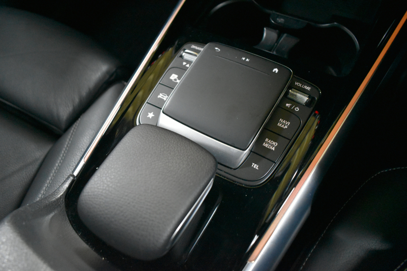 メルセデスベンツ GLB GLB250 4ﾏﾁｯｸ ｽﾎﾟｰﾂ AMGﾗｲﾝ ﾅﾋﾞｹﾞｰｼｮﾝP ﾅｲﾄP ﾚｰﾀﾞｰｾｰﾌﾃｨP 革 AMGｴｱﾛ20AW MBUXﾅﾋﾞTV 360ｶﾒﾗ ﾜｲﾔﾚｽﾁｬｰｼﾞ ﾌｯﾄｹﾞｰﾄ ﾃﾞｨｽﾄﾛ ﾌﾞﾗｲﾝﾄﾞS ﾚｰﾝｷｰﾌﾟ ｷｰﾚｽｺﾞｰ 3列ｼｰﾄ7人乗 2年保証