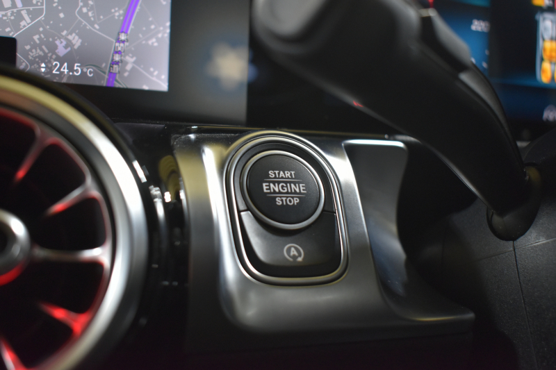 メルセデスベンツ GLB GLB250 4ﾏﾁｯｸ ｽﾎﾟｰﾂ AMGﾗｲﾝ ﾅﾋﾞｹﾞｰｼｮﾝP ﾅｲﾄP ﾚｰﾀﾞｰｾｰﾌﾃｨP 革 AMGｴｱﾛ20AW MBUXﾅﾋﾞTV 360ｶﾒﾗ ﾜｲﾔﾚｽﾁｬｰｼﾞ ﾌｯﾄｹﾞｰﾄ ﾃﾞｨｽﾄﾛ ﾌﾞﾗｲﾝﾄﾞS ﾚｰﾝｷｰﾌﾟ ｷｰﾚｽｺﾞｰ 3列ｼｰﾄ7人乗 2年保証