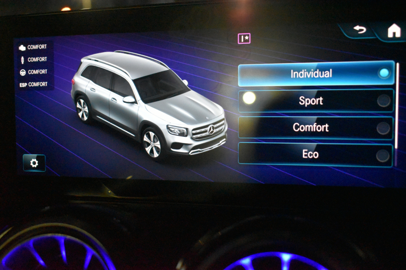 メルセデスベンツ GLB GLB250 4ﾏﾁｯｸ ｽﾎﾟｰﾂ AMGﾗｲﾝ ﾅﾋﾞｹﾞｰｼｮﾝP ﾅｲﾄP ﾚｰﾀﾞｰｾｰﾌﾃｨP 革 AMGｴｱﾛ20AW MBUXﾅﾋﾞTV 360ｶﾒﾗ ﾜｲﾔﾚｽﾁｬｰｼﾞ ﾌｯﾄｹﾞｰﾄ ﾃﾞｨｽﾄﾛ ﾌﾞﾗｲﾝﾄﾞS ﾚｰﾝｷｰﾌﾟ ｷｰﾚｽｺﾞｰ 3列ｼｰﾄ7人乗 2年保証