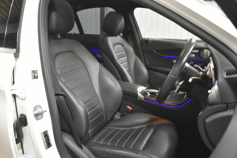 メルセデスベンツ Cクラス C200 AVG AMGﾗｲﾝ ﾚｻﾞｰｴｸｽｸﾙｰｼﾌﾞP ﾚｰﾀﾞｰｾｰﾌﾃｨP 後期 ﾊﾟﾉﾗﾏｻﾝﾙｰﾌ 革 ﾌﾞﾙﾒｽﾀｰS HUD ｴｱﾊﾞﾗﾝｽP 液晶ﾒｰﾀｰ ﾌｯﾄﾄﾗﾝｸ AMGｴｱﾛ18AW ﾃﾞｨｽﾄﾛ ﾌﾞﾗｲﾝﾄﾞS ﾚｰﾝｷｰﾌﾟ ﾅﾋﾞTV Bｶﾒﾗ ｷｰﾚｽｺﾞｰ 2年保証