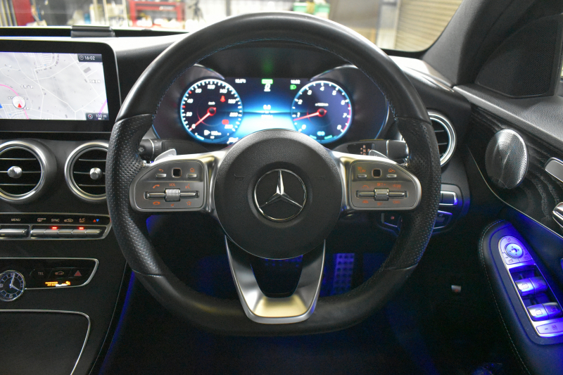 メルセデスベンツ Cクラス C200 AVG AMGﾗｲﾝ ﾚｻﾞｰｴｸｽｸﾙｰｼﾌﾞP ﾚｰﾀﾞｰｾｰﾌﾃｨP 後期 ﾊﾟﾉﾗﾏｻﾝﾙｰﾌ 革 ﾌﾞﾙﾒｽﾀｰS HUD ｴｱﾊﾞﾗﾝｽP 液晶ﾒｰﾀｰ ﾌｯﾄﾄﾗﾝｸ AMGｴｱﾛ18AW ﾃﾞｨｽﾄﾛ ﾌﾞﾗｲﾝﾄﾞS ﾚｰﾝｷｰﾌﾟ ﾅﾋﾞTV Bｶﾒﾗ ｷｰﾚｽｺﾞｰ 2年保証