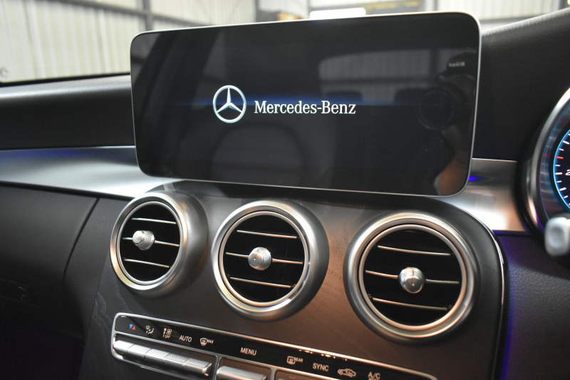 メルセデスベンツ Cクラス C200 AVG AMGﾗｲﾝ ﾚｻﾞｰｴｸｽｸﾙｰｼﾌﾞP ﾚｰﾀﾞｰｾｰﾌﾃｨP 後期 ﾊﾟﾉﾗﾏｻﾝﾙｰﾌ 革 ﾌﾞﾙﾒｽﾀｰS HUD ｴｱﾊﾞﾗﾝｽP 液晶ﾒｰﾀｰ ﾌｯﾄﾄﾗﾝｸ AMGｴｱﾛ18AW ﾃﾞｨｽﾄﾛ ﾌﾞﾗｲﾝﾄﾞS ﾚｰﾝｷｰﾌﾟ ﾅﾋﾞTV Bｶﾒﾗ ｷｰﾚｽｺﾞｰ 2年保証