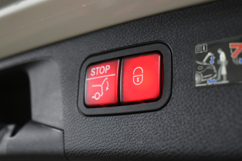 メルセデスベンツ Eクラス E200ﾜｺﾞﾝ ｽﾎﾟｰﾂ BSG搭載 ｴｸｽｸﾙｰｼﾌﾞP AMGﾗｲﾝｲﾝﾃﾘｱP ﾚｰﾀﾞｰｾｰﾌﾃｨP 後期型 ﾊﾟﾉﾗﾏｻﾝﾙｰﾌ 革 ﾌﾞﾙﾒｽﾀｰ HUD ｴｱﾊﾞﾗﾝｽP ﾊﾟﾜｰﾄﾗﾝｸ AMGｴｱﾛ19AW MBUXARﾅﾋﾞTV 360ｶﾒﾗ ﾜｲﾔﾚｽﾁｬｰｼﾞ ﾃﾞｨｽﾄﾛ ﾌﾞﾗｲﾝﾄﾞS ﾚｰﾝｷｰﾌﾟ 2年保証