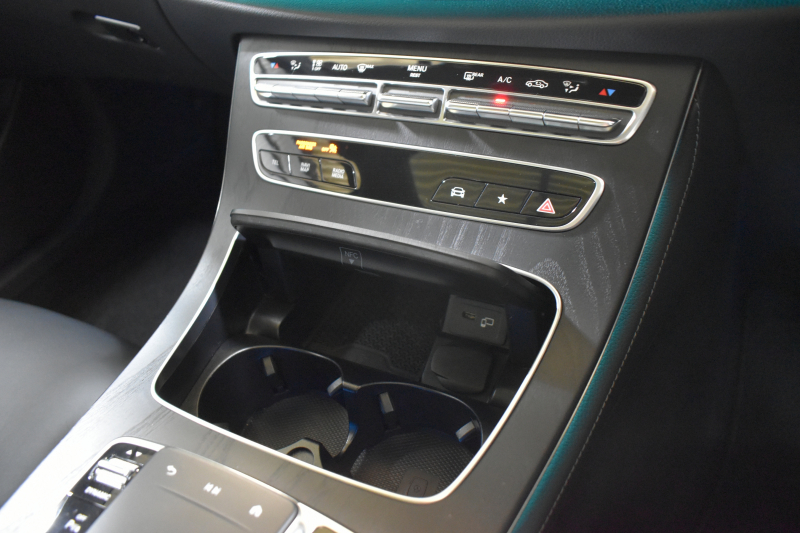 メルセデスベンツ Eクラス E200ﾜｺﾞﾝ ｽﾎﾟｰﾂ BSG搭載 ｴｸｽｸﾙｰｼﾌﾞP AMGﾗｲﾝｲﾝﾃﾘｱP ﾚｰﾀﾞｰｾｰﾌﾃｨP 後期型 ﾊﾟﾉﾗﾏｻﾝﾙｰﾌ 革 ﾌﾞﾙﾒｽﾀｰ HUD ｴｱﾊﾞﾗﾝｽP ﾊﾟﾜｰﾄﾗﾝｸ AMGｴｱﾛ19AW MBUXARﾅﾋﾞTV 360ｶﾒﾗ ﾜｲﾔﾚｽﾁｬｰｼﾞ ﾃﾞｨｽﾄﾛ ﾌﾞﾗｲﾝﾄﾞS ﾚｰﾝｷｰﾌﾟ 2年保証